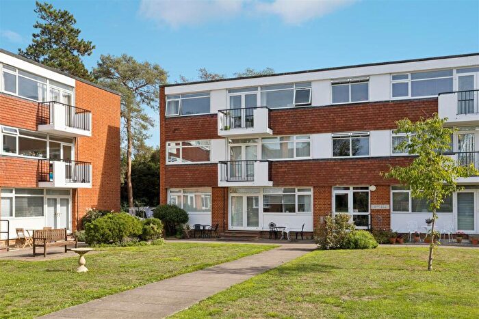 2 Bedroom Apartment For Sale In Sollershott East, Letchworth Garden City, SG6