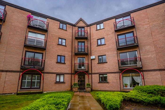3 Bedroom Flat For Sale In Riverview Drive, Glasgow, G5
