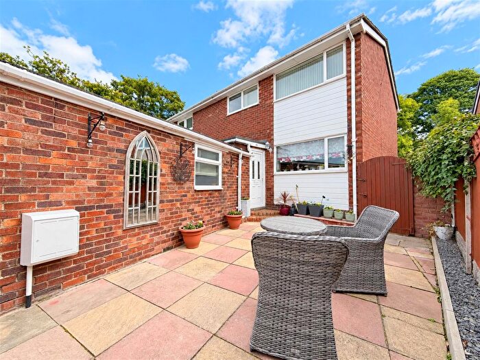 3 Bedroom Semi Detached House For Sale In Queensway, Hope, Wrexham, LL12
