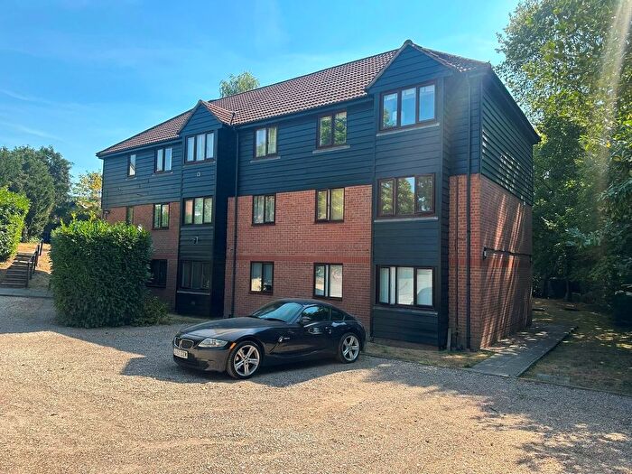 1 Bedroom Flat For Sale In Brook House, Fairview Gardens, Farnham, GU9