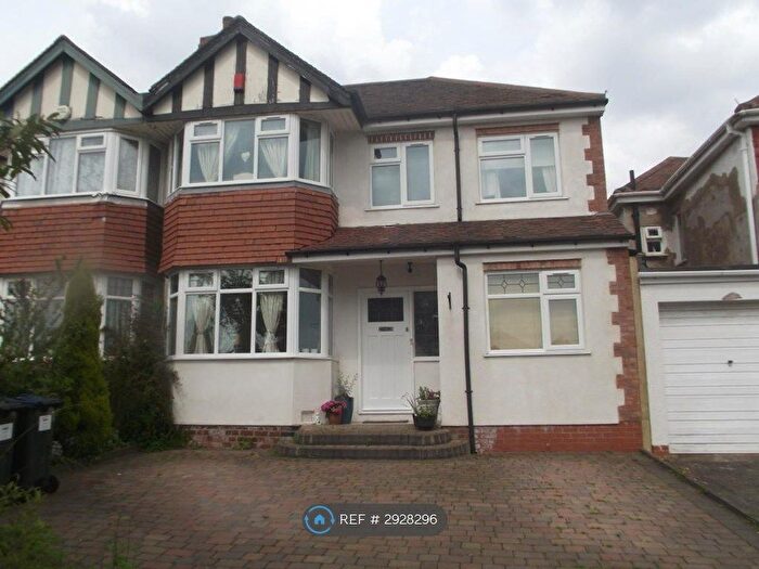 4 Bedroom Semi-Detached House To Rent In Quinton Road, Birmingham, B17