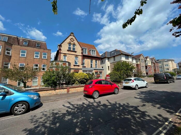 1 Bedroom Flat For Sale In Cranborne Road, Swanage, BH19