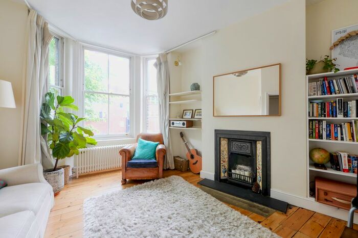 1 Bedroom Flat To Rent In Southwark Bridge Road, London, SE1