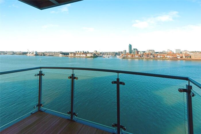 2 Bedroom Flat For Sale In Azera, Capstan Road, Southampton, Hampshire, SO19