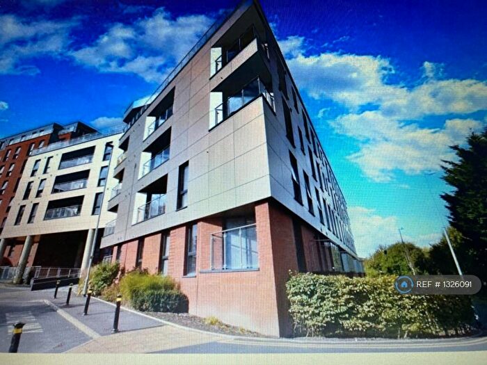 2 Bedroom Flat To Rent In Salford, Salford, M3