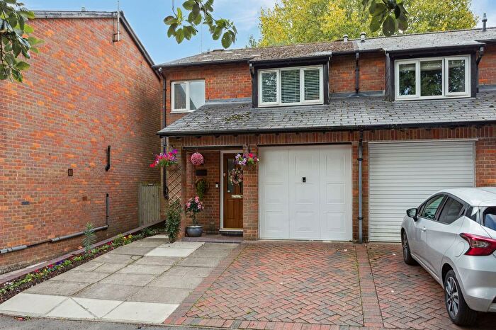 3 Bedroom Semi-Detached House For Sale In Walnut Close, Great Missenden, HP16