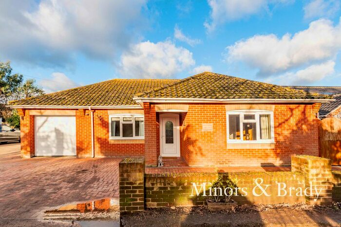 2 Bedroom Detached Bungalow For Sale In Fairhead Loke, Carlton Colville, Lowestoft NR33