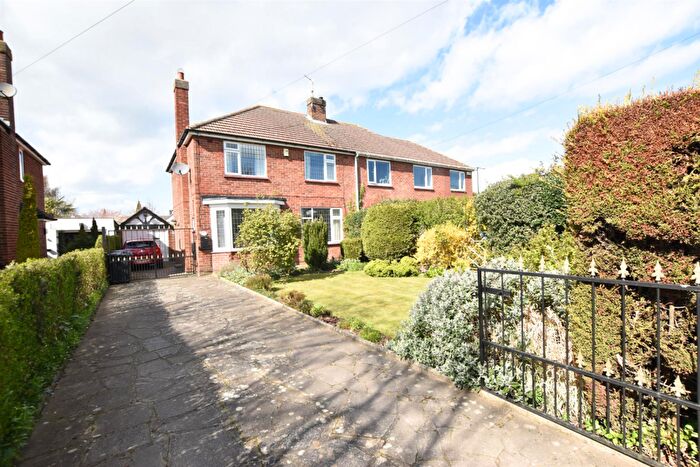 3 Bedroom Semi-Detached House For Sale In Fairfield Road, Grimsby, DN33