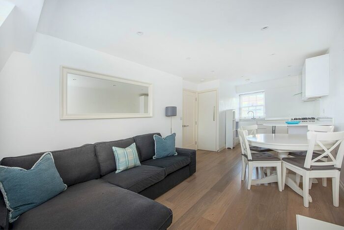 2 Bedroom Flat To Rent In Old Town, London, SW4