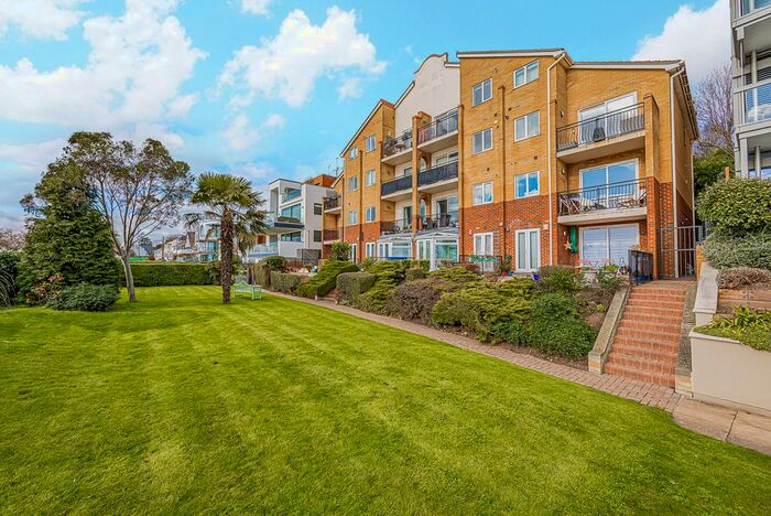2 Bedroom Flat To Rent In Undercliff Gardens, Leigh-On-Sea, SS9
