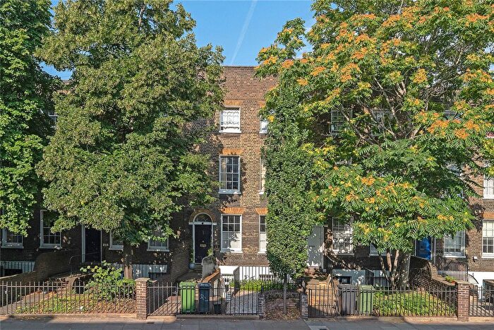 2 Bedroom Flat For Sale In South Lambeth Road, London, SW8
