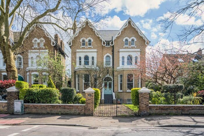 2 Bedroom Flat To Rent In Stratheden Road, London, SE3