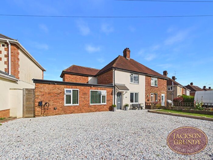 3 Bedroom Semi-Detached House For Sale In Northampton Road, Harpole, NN7