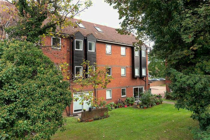 1 Bedroom Flat To Rent In Chiswick Plaza, - Sutton Court Road, London, W4