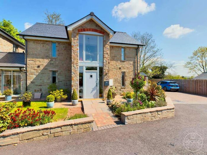 3 Bedroom Detached House For Sale In Bannut Tree Close, Hereford, HR4