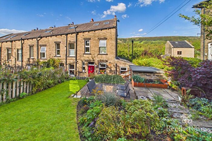 2 Bedroom End Of Terrace House For Sale In Woodbine Place, Mytholmroyd, Hebden Bridge, HX7
