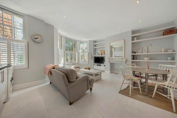 2 Bedroom Flat For Sale In Trent Road, SW2
