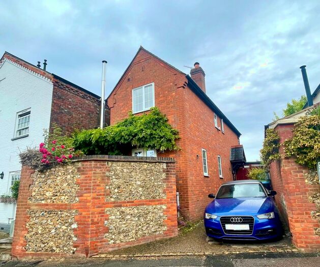2 Bedroom Detached House To Rent In Chapel Street, Tring, HP23
