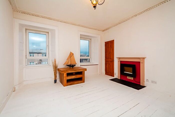 2 Bedroom Flat For Sale In Newbigging, Musselburgh, EH21
