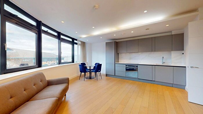 1 Bedroom Flat To Rent In New Horizons Court, Brentford, TW8