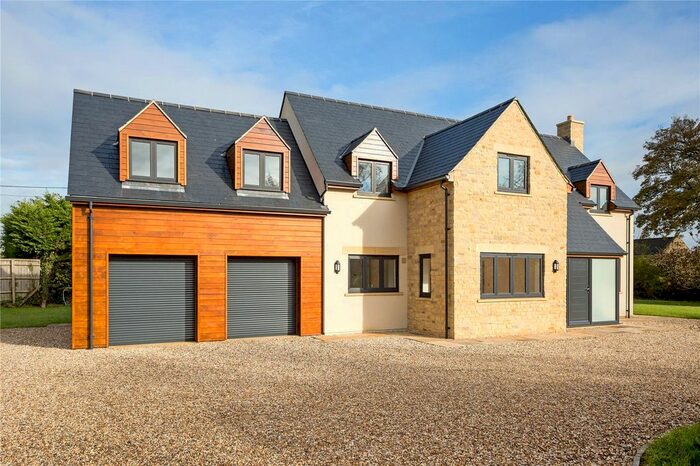 5 Bedroom Detached House For Sale In Field Assarts, Witney OX29