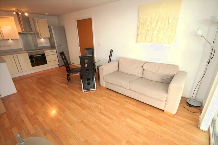 1 Bedroom Flat To Rent In Zenith, Chapel Street Salford, Great Manchester, M3