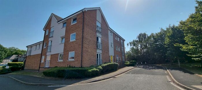 1 Bedroom Flat To Rent In Attingham Drive, Dudley, DY1