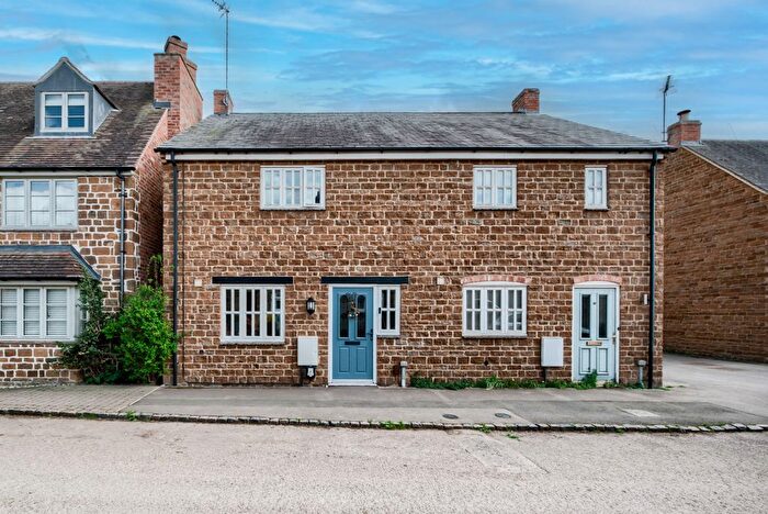 2 Bedroom Semi-Detached House For Sale In Back Lane, Tysoe, CV35