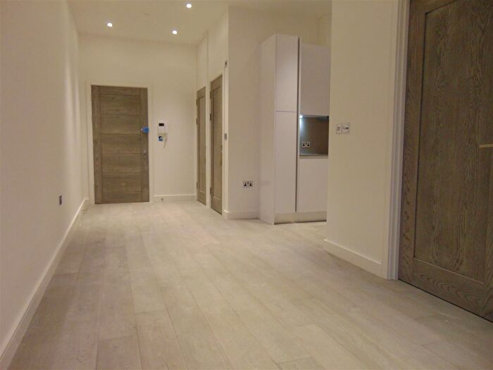 1 Bedroom Flat To Rent In Verona Apartments, Slough Town Centre, SL1