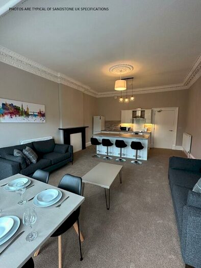 4 Bedroom Flat To Rent In Princes Street, New Town, Edinburgh, EH2