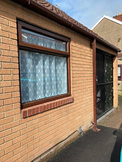 1 Bedroom Semi-Detached Bungalow To Rent In John Street, Kingswood Bristol, BS15