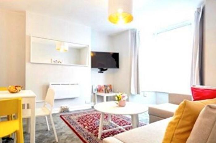 1 Bedroom Flat To Rent In Drummond Road, Bristol, BS2