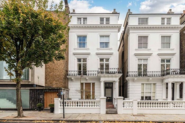 1 Bedroom Flat For Sale In Pembridge Gardens, Notting Hill, W2