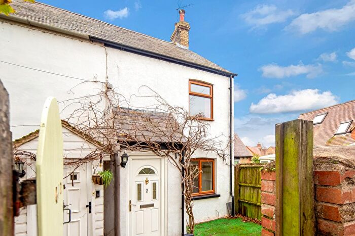 2 Bedroom Cottage For Sale In Crumps Butts, Bicester, OX26