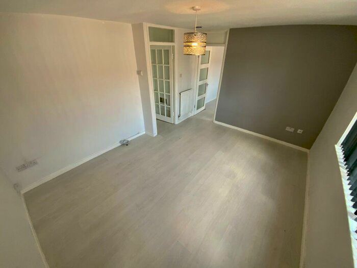 1 Bedroom Property To Rent In Longbanks, Harlow, Essex, CM18