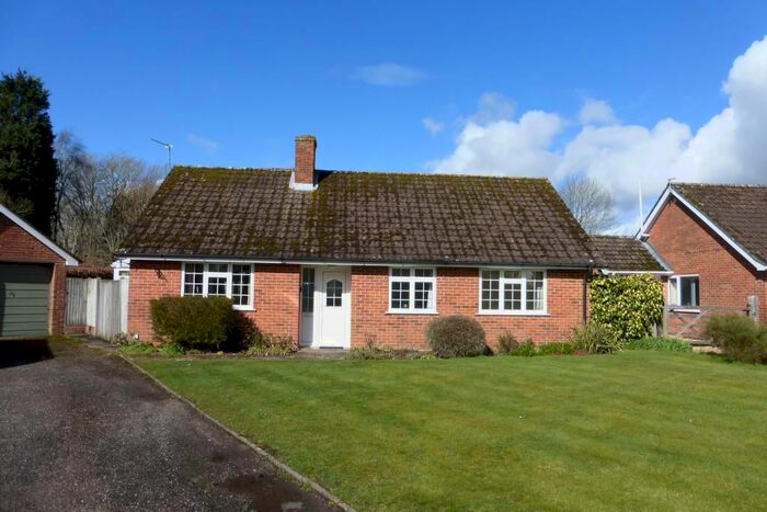 3 Bedroom Bungalow To Rent In St. Andrews Close, Timsbury, Romsey, SO51