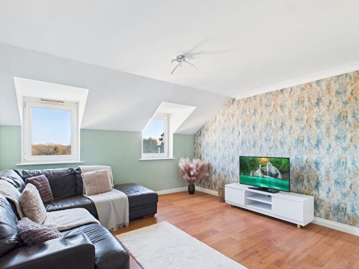 2 Bedroom Flat To Rent In Bastins Close, Park Gate, Southampton, SO31