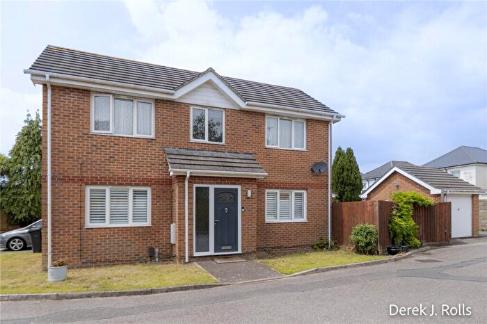 3 Bedroom Detached House For Sale In Ashleigh Rise, Bournemouth, Dorset, BH10