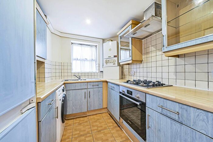 2 Bedroom Flat To Rent In Pinner Road, Northwood Hills, Northwood, HA6