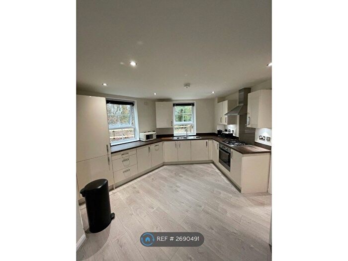 2 Bedroom Flat To Rent In Mistle Court, Coventry, CV4