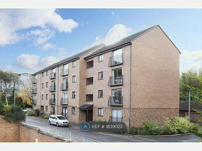 2 Bedroom Flat To Rent In East Parkside, Edinburgh, EH16