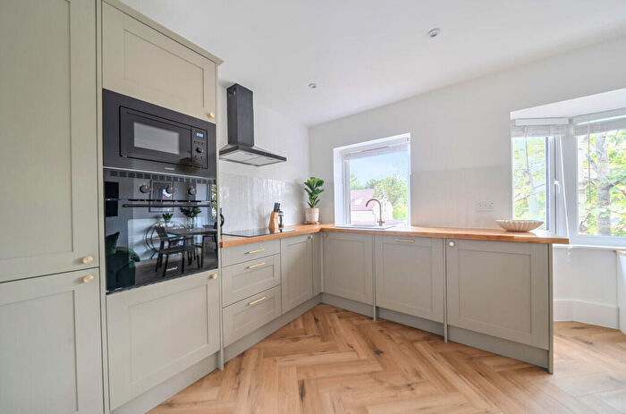 3 Bedroom Apartment For Sale In Figges Road, Mitcham, CR4