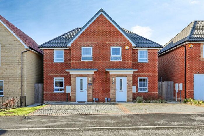 3 Bedroom Semi-Detached House For Sale In Saxon Avenue, Hatfield, Doncaster, DN7