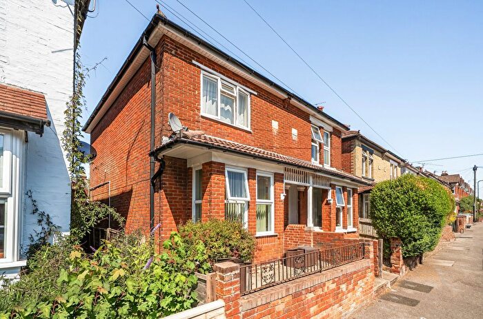 3 Bedroom Semi-Detached House For Sale In Ampthill Road, Freemantle, Southampton, Hampshire, SO15