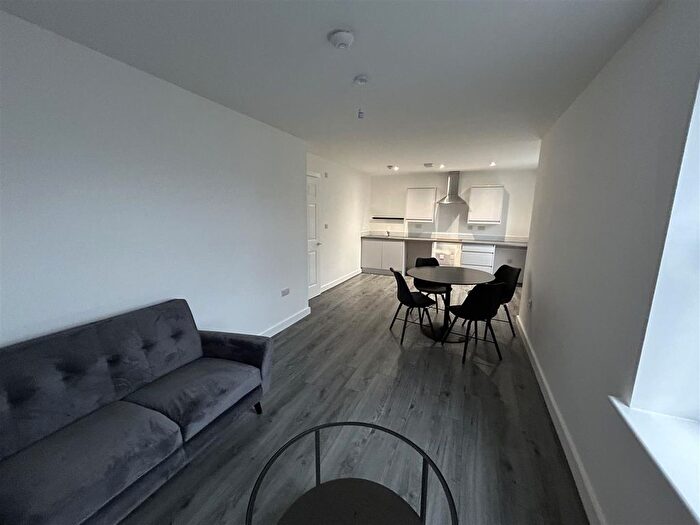 1 Bedroom Flat To Rent In Swan House, Swan Street, Ashton-Under-Lyne, OL6