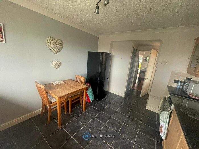 2 Bedroom Semi-Detached House To Rent In Chapel Street, Stoke-On-Trent, ST2