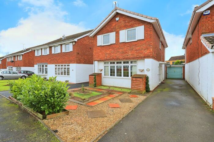 3 Bedroom Detached House For Sale In Elmdale Drive, Kidderminster, Worcestershire, DY10