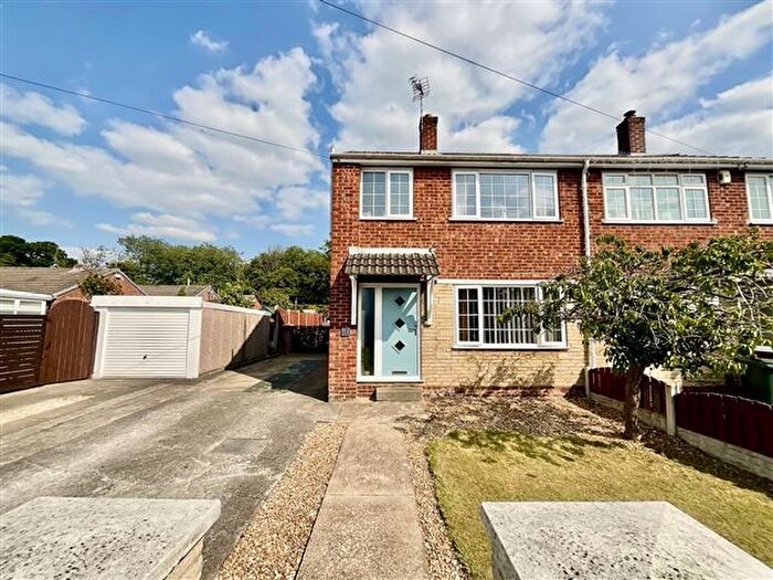 3 Bedroom Semi-Detached House For Sale In Wentworth Avenue, Aston, Sheffield, Rotherham, S26