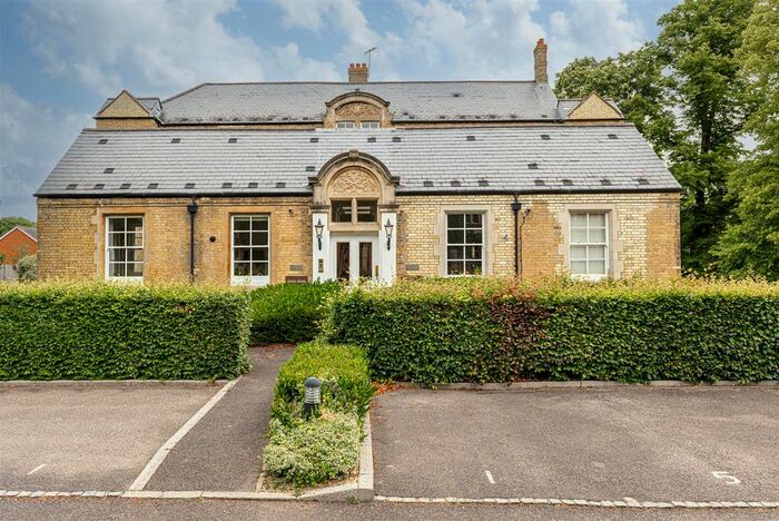 1 Bedroom Flat To Rent In Royal Earlswood Park, Redhill, RH1