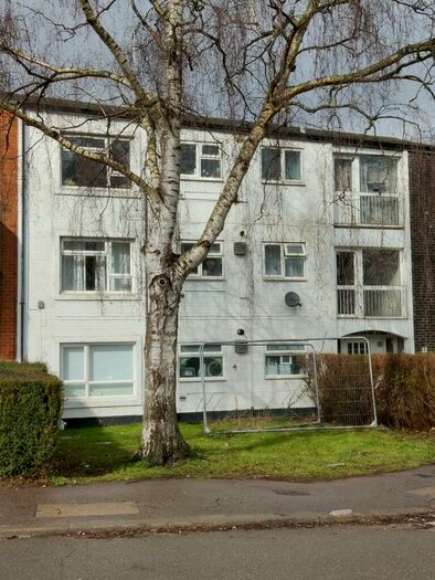 1 Bedroom Apartment To Rent In Northdown Road, AL10